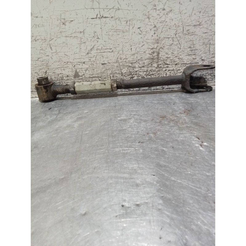 Recambio de tirante trasero izquierdo para kia sportage ii (je_, km_) 2.0 crdi referencia OEM IAM   