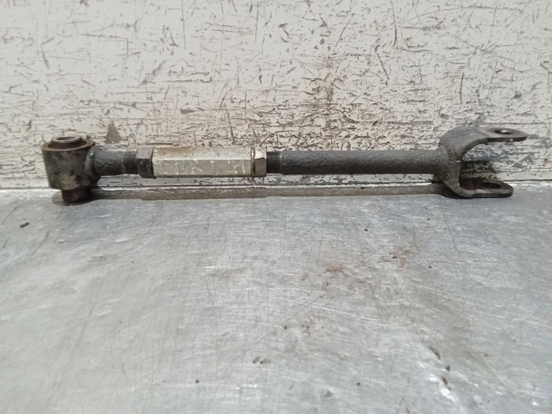 Recambio de tirante trasero derecho para kia sportage ii (je_, km_) 2.0 crdi referencia OEM IAM   