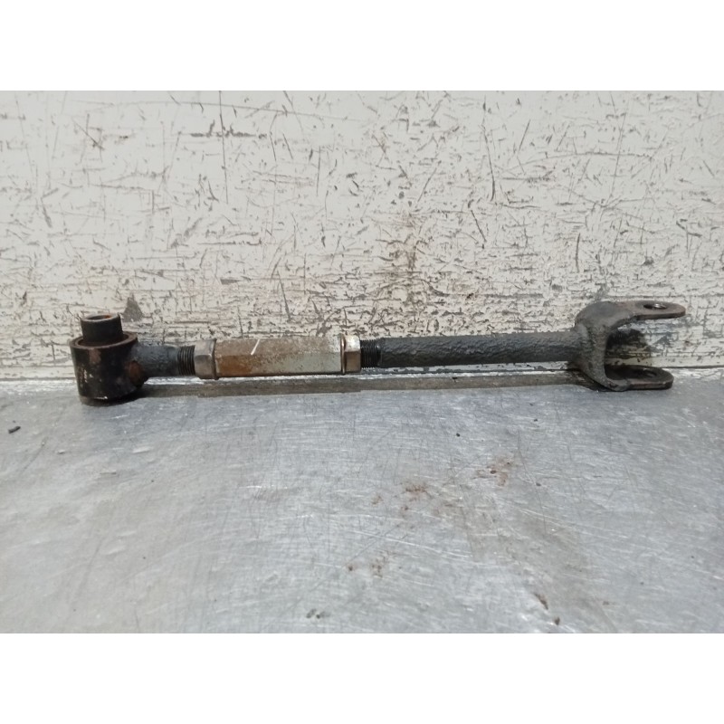 Recambio de tirante trasero derecho para kia sportage ii (je_, km_) 2.0 crdi referencia OEM IAM   