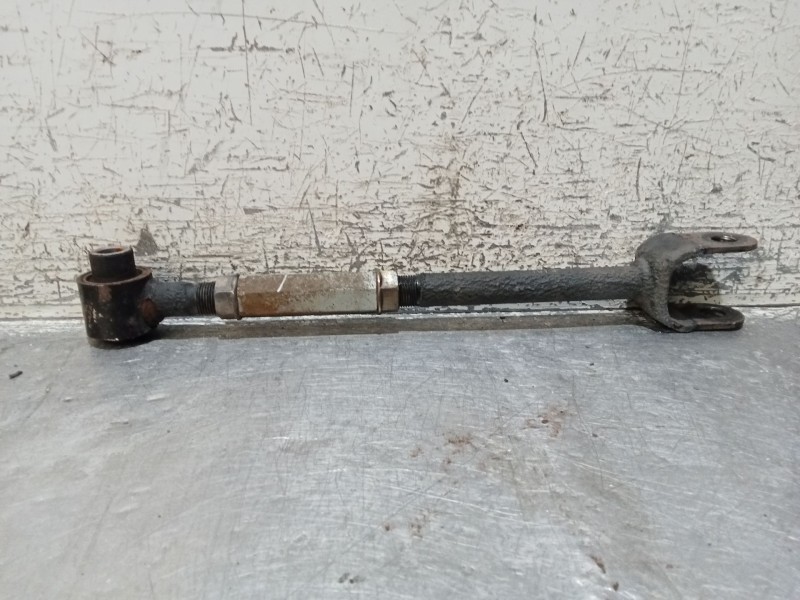 Recambio de tirante trasero derecho para kia sportage ii (je_, km_) 2.0 crdi referencia OEM IAM   