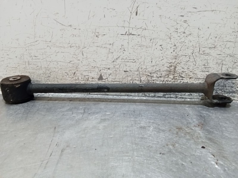 Recambio de tirante trasero derecho para kia sportage ii (je_, km_) 2.0 crdi referencia OEM IAM   