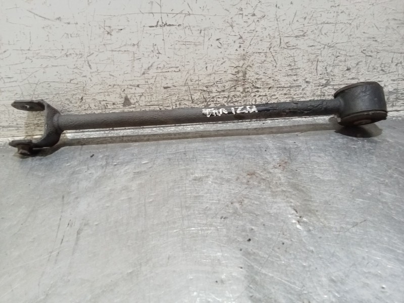 Recambio de tirante trasero izquierdo para kia sportage ii (je_, km_) 2.0 crdi referencia OEM IAM   