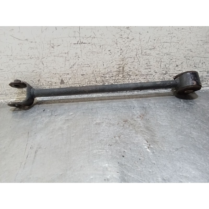 Recambio de tirante trasero izquierdo para kia sportage ii (je_, km_) 2.0 crdi referencia OEM IAM   