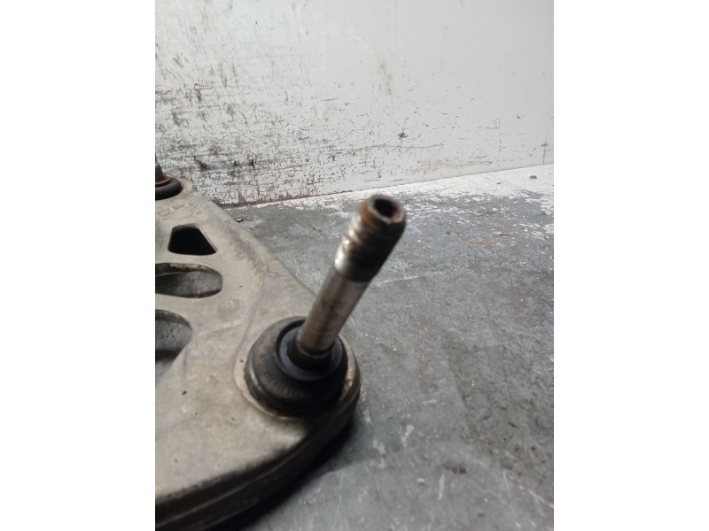 Recambio de brazo suspension inferior delantero izquierdo para bmw 3 (e46) 320 d referencia OEM IAM   