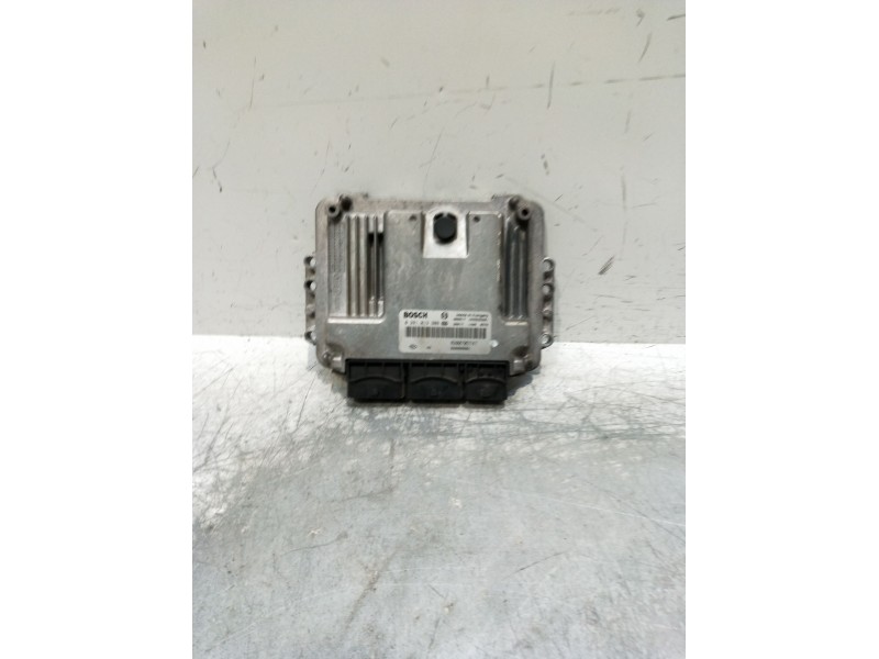 Recambio de centralita motor uce para renault scénic ii (jm0/1_) 1.9 dci (jm14) referencia OEM IAM 0281013908 8200705747 8200899