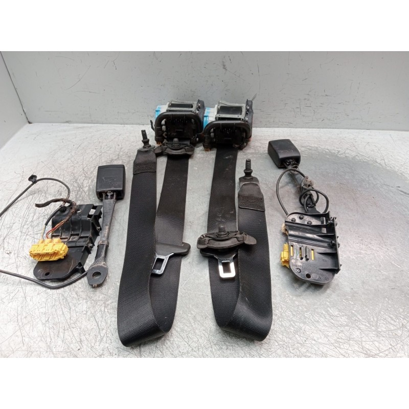 Recambio de juego cinturones delantero para mercedes-benz clase a (w176) a 180 cdi blueefficiency (176.012) referencia OEM IAM  