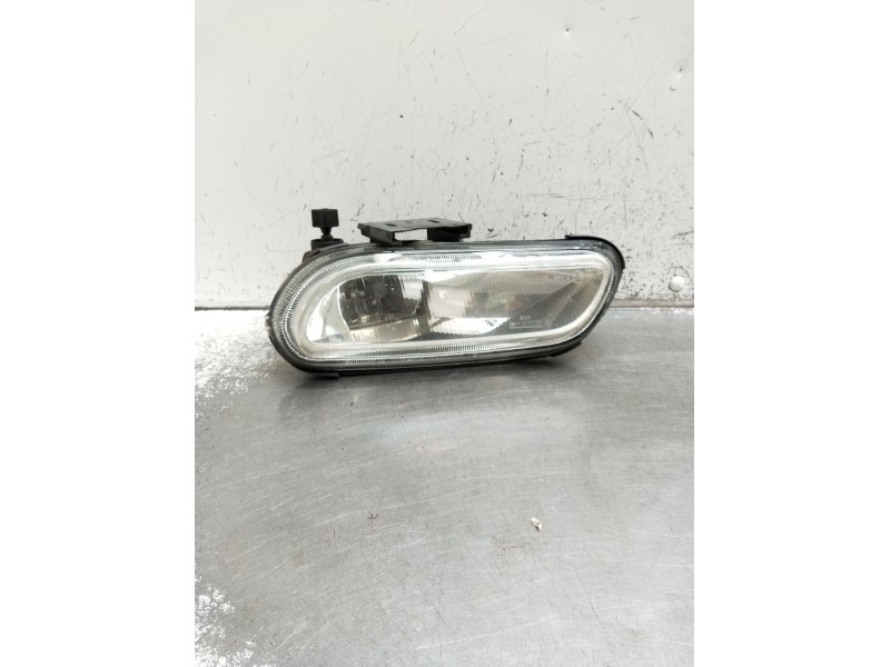 Recambio de faro antiniebla izquierdo para peugeot 406 (8b) 1.9 td referencia OEM IAM 37090748S  