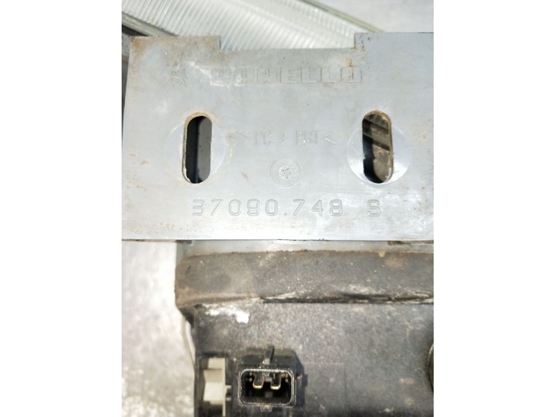 Recambio de faro antiniebla izquierdo para peugeot 406 (8b) 1.9 td referencia OEM IAM 37090748S  