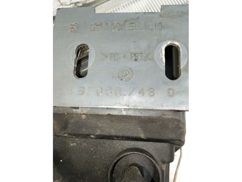 Recambio de faro antiniebla derecho para peugeot 406 (8b) 1.9 td referencia OEM IAM 37080748D  