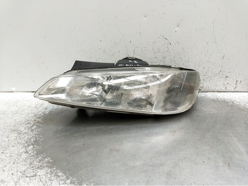 Recambio de faro izquierdo para peugeot 406 (8b) 1.9 td referencia OEM IAM 0301037021  
