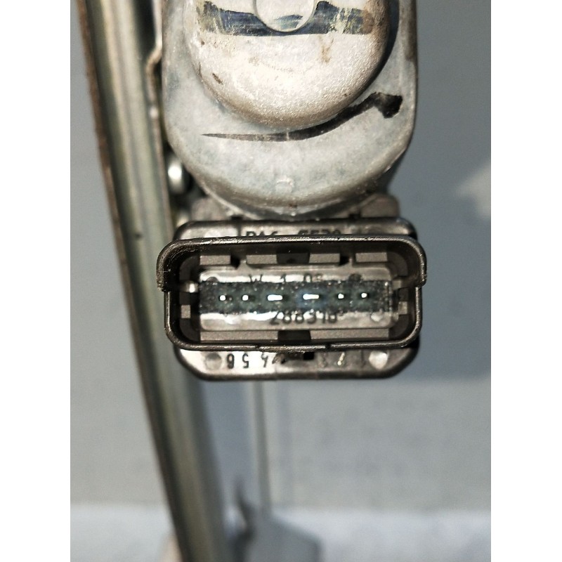 Recambio de elevalunas delantero derecho para renault scénic ii (jm0/1_) 1.9 dci (jm14) referencia OEM IAM 402048E 5P 