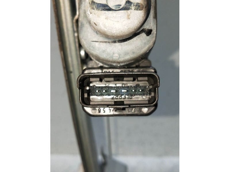 Recambio de elevalunas delantero derecho para renault scénic ii (jm0/1_) 1.9 dci (jm14) referencia OEM IAM 402048E 5P 