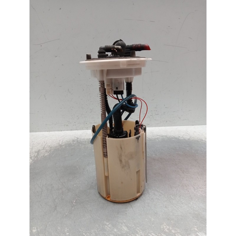 Recambio de bomba combustible para iveco daily v furgoneta 29s13, 29l13, 35c13, 35s13, 40c13, 40s13 referencia OEM IAM 058020304