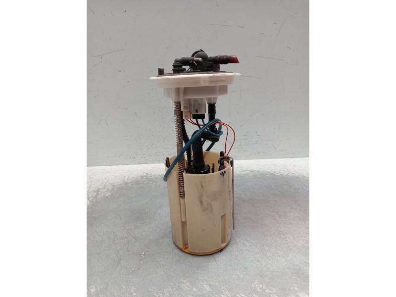 Recambio de bomba combustible para iveco daily v furgoneta 29s13, 29l13, 35c13, 35s13, 40c13, 40s13 referencia OEM IAM 058020304