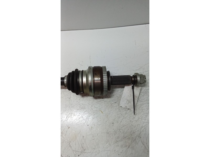 Recambio de transmision trasera izquierda para ssangyong rexton 2.7 turbodiesel cat referencia OEM IAM 72011AR  