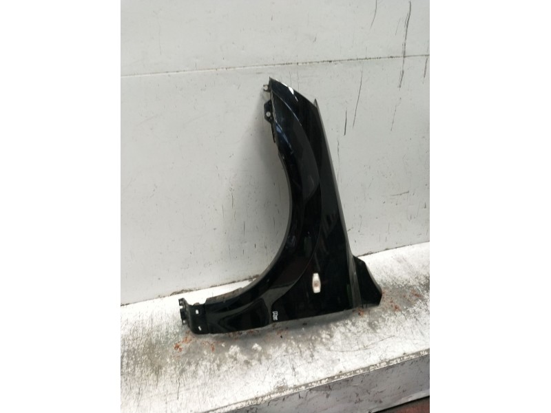 Recambio de aleta delantera izquierda para kia sorento i (jc) 2.5 crdi referencia OEM IAM   