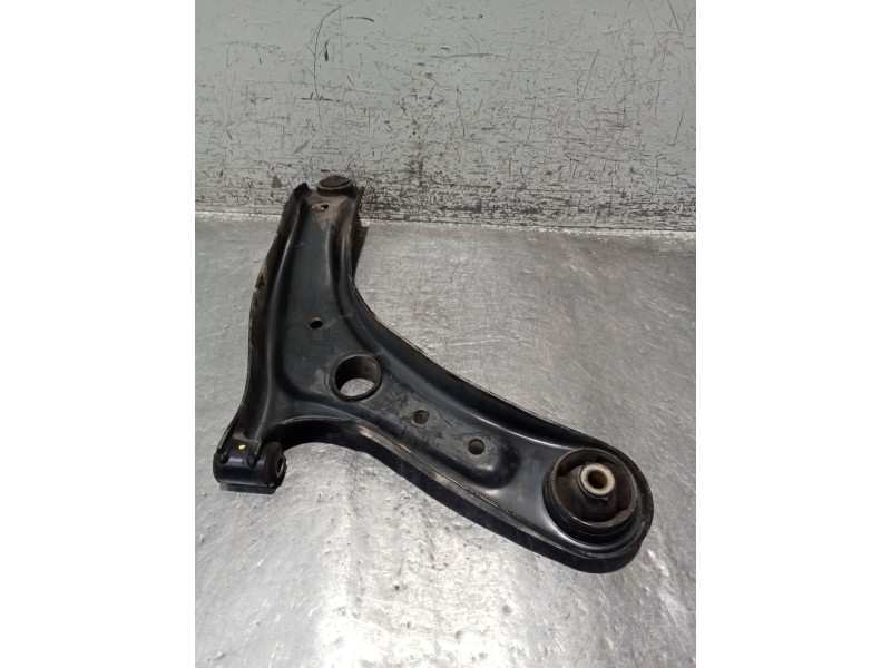 Recambio de brazo suspension inferior delantero izquierdo para kia stonic (yb) 1.0 t-gdi referencia OEM IAM   