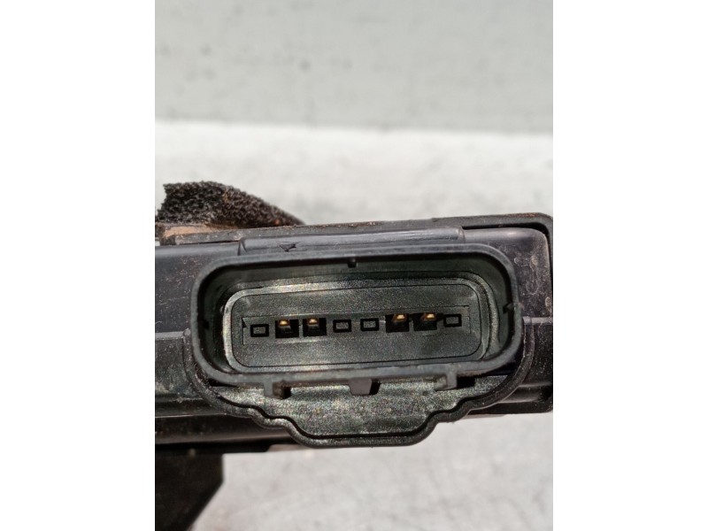 Recambio de motor cierre centralizado trasero izquierdo para kia stonic (yb) 1.0 t-gdi referencia OEM IAM 81410H8010 5p 