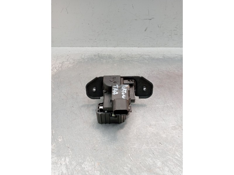 Recambio de motor cierre centralizado porton para kia stonic (yb) 1.0 t-gdi referencia OEM IAM  5p 