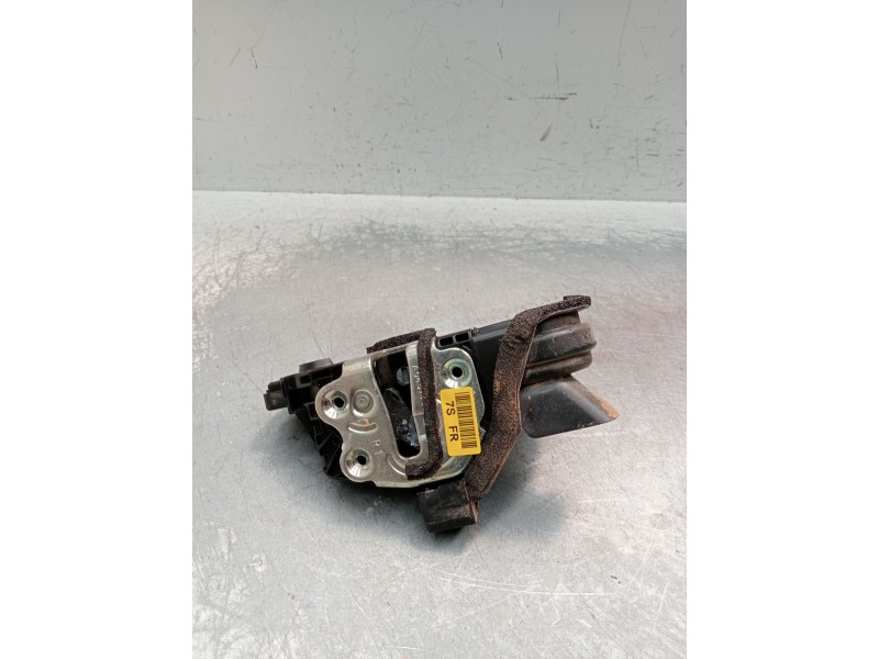Recambio de motor cierre centralizado delantero derecho para kia stonic (yb) 1.0 t-gdi referencia OEM IAM 81320H8050 5p 