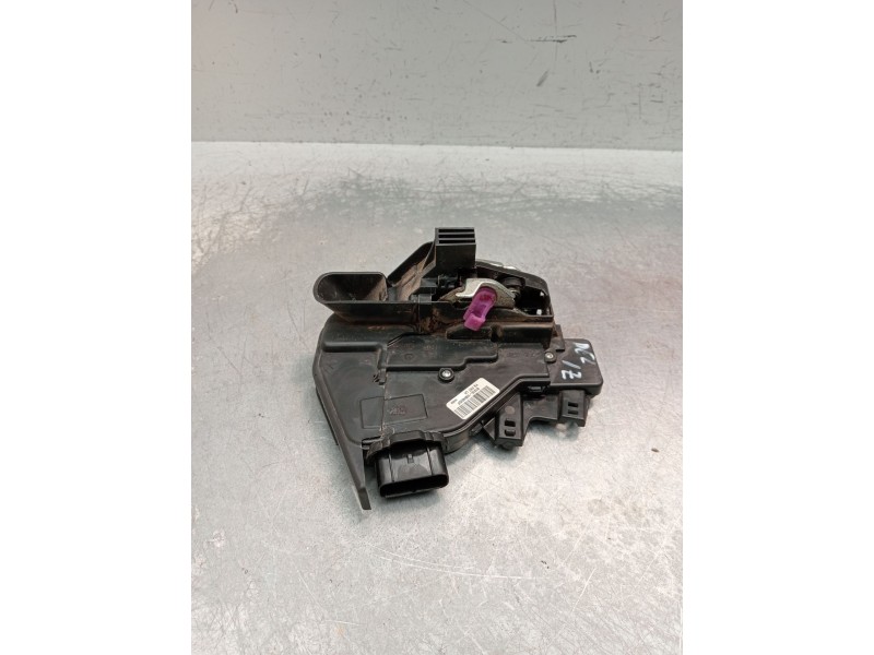 Recambio de motor cierre centralizado delantero izquierdo para kia stonic (yb) 1.0 t-gdi referencia OEM IAM 81310H8040 5P 