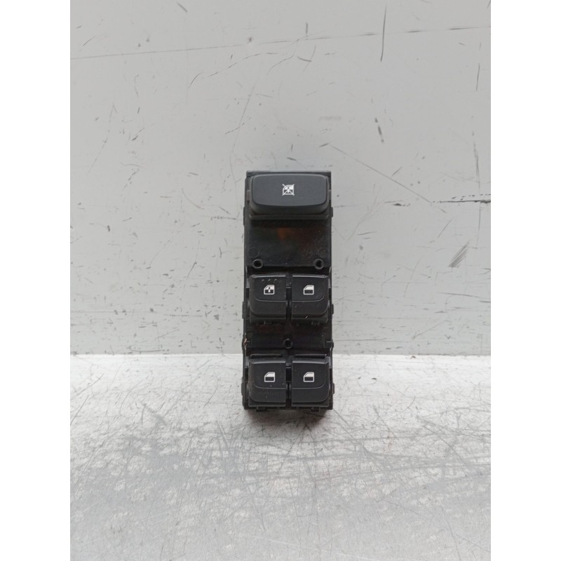 Recambio de mando elevalunas delantero izquierdo para kia stonic (yb) 1.0 t-gdi referencia OEM IAM  5P 