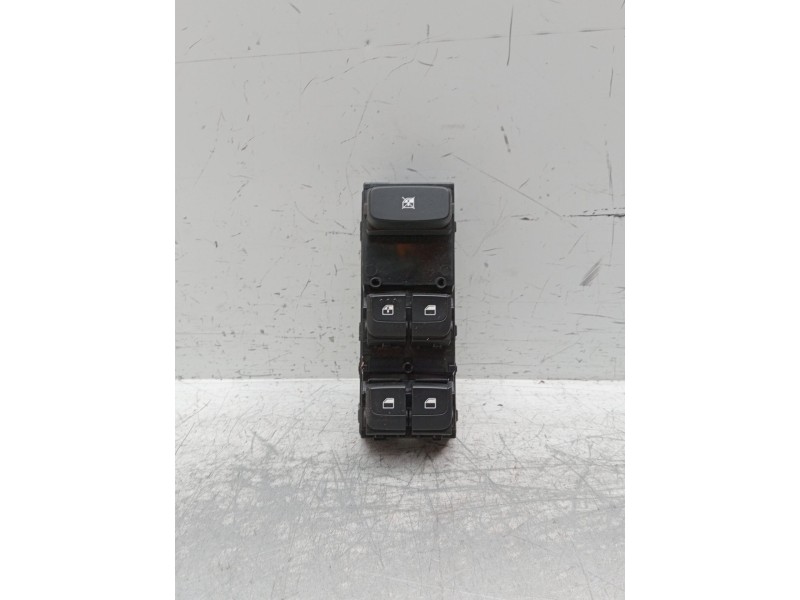 Recambio de mando elevalunas delantero izquierdo para kia stonic (yb) 1.0 t-gdi referencia OEM IAM  5P 