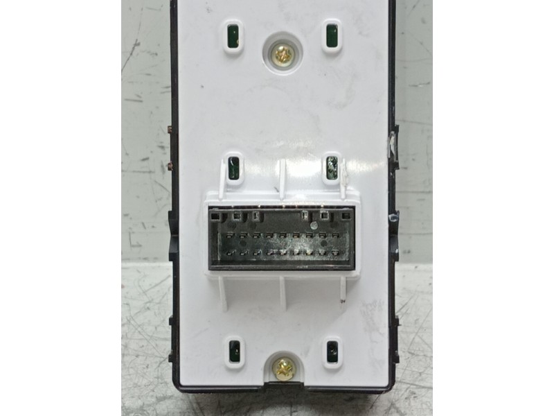 Recambio de mando elevalunas delantero izquierdo para kia stonic (yb) 1.0 t-gdi referencia OEM IAM  5P 
