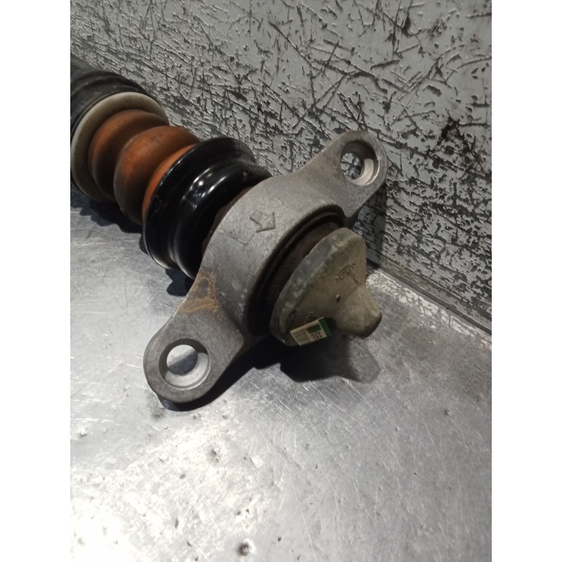 Recambio de amortiguador trasero derecho para kia stonic (yb) 1.0 t-gdi referencia OEM IAM S6055300H8600  