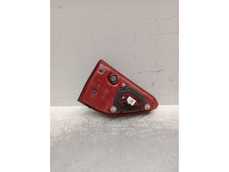 Recambio de piloto trasero derecho interior para kia stonic (yb) 1.0 t-gdi referencia OEM IAM   