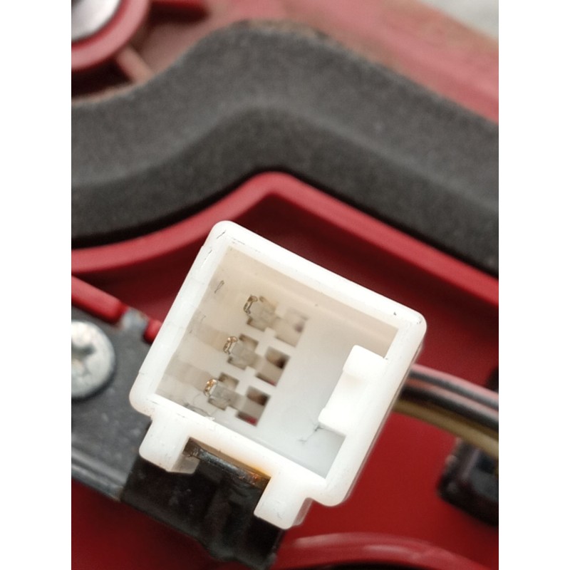 Recambio de piloto trasero derecho interior para kia stonic (yb) 1.0 t-gdi referencia OEM IAM   