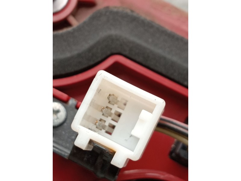 Recambio de piloto trasero derecho interior para kia stonic (yb) 1.0 t-gdi referencia OEM IAM   