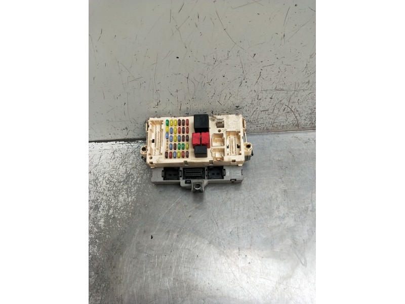 Recambio de caja reles / fusibles para alfa romeo gt (937_) 1.9 jtd (937cxn1b) referencia OEM IAM   