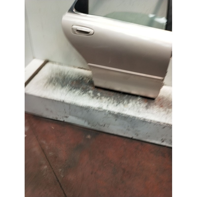 Recambio de puerta trasera derecha para mazda 626 iv hatchback (ge) 2.5 24v (ge5p) referencia OEM IAM  4P 