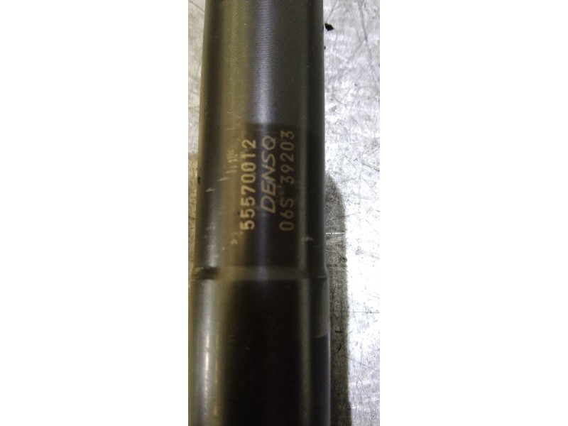 Recambio de inyector para opel zafira tourer selective referencia OEM IAM 55570012  