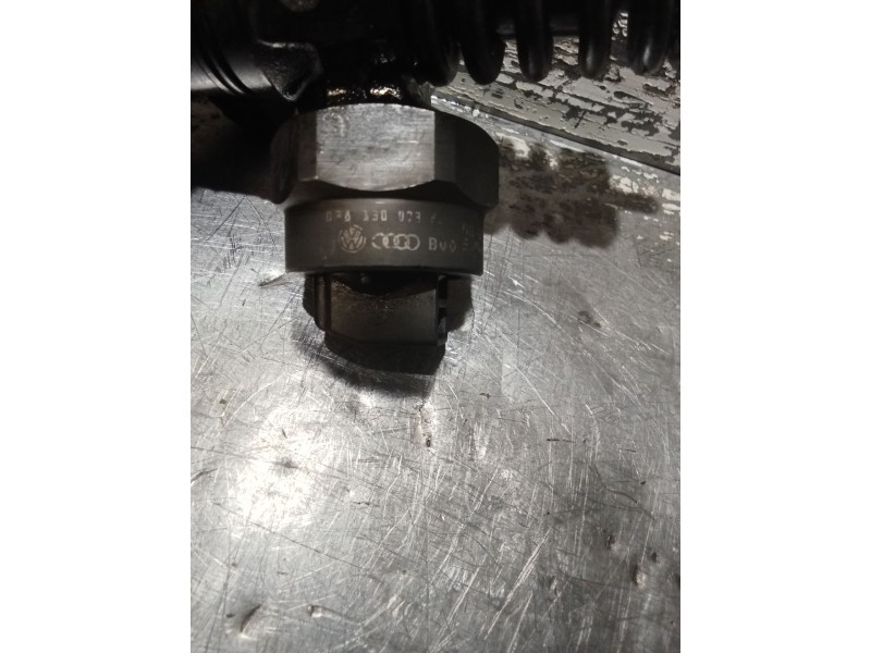 Recambio de inyector para volkswagen passat variant (3b5) comfortline referencia OEM IAM 0414720007 038130073F BOSCH