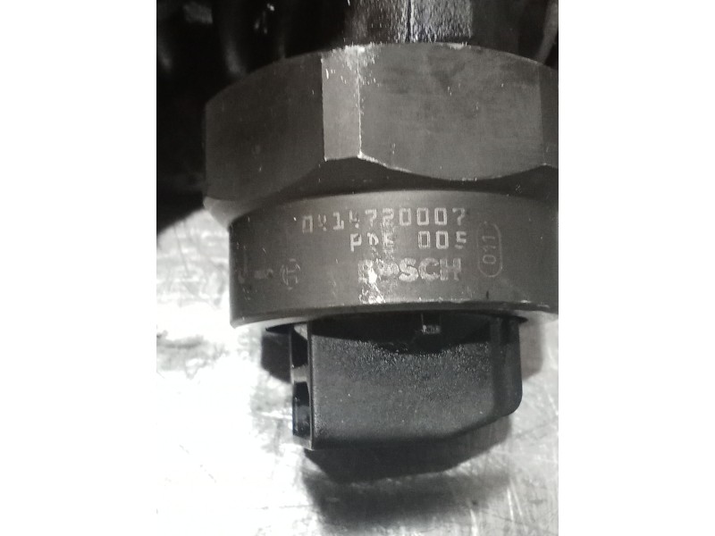 Recambio de inyector para volkswagen passat variant (3b5) comfortline referencia OEM IAM 0414720007 038130073F BOSCH