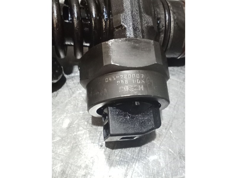 Recambio de inyector para volkswagen passat variant (3b5) comfortline referencia OEM IAM 0414720007 038130073F BOSCH