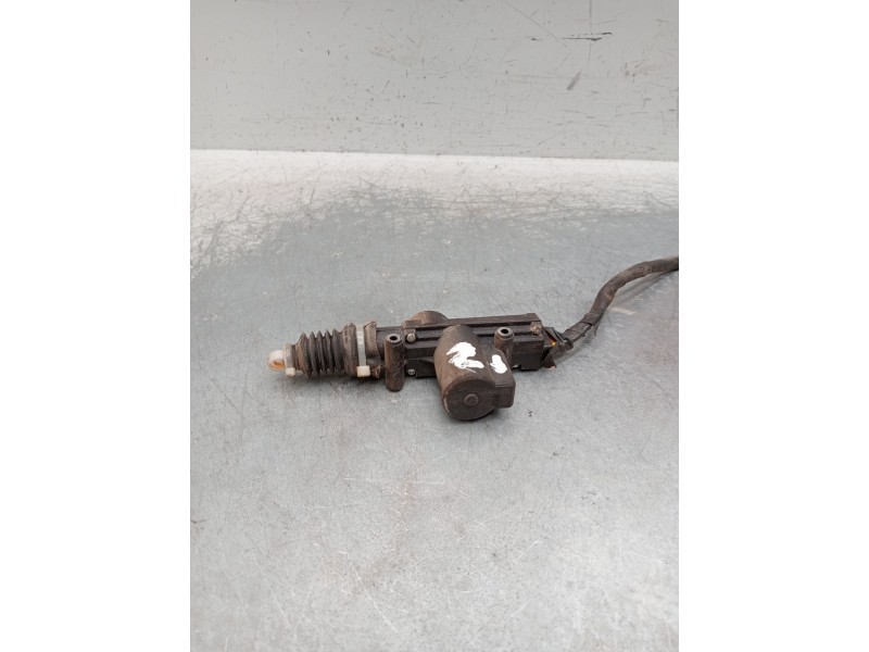 Recambio de motor cierre centralizado delantero izquierdo para tata xenon pick-up 2.2 dicor 4x4 referencia OEM IAM  2P 