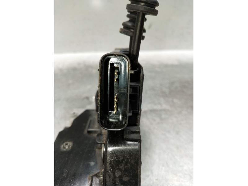 Recambio de motor cierre centralizado delantero derecho para hyundai tucson (tl, tle) 1.7 crdi referencia OEM IAM 81320D7500 5P 