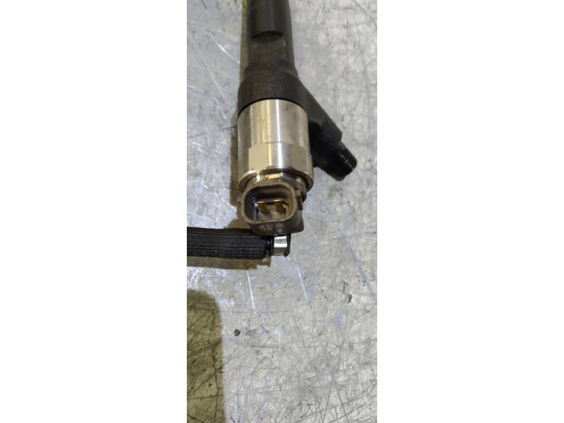 Recambio de inyector para opel zafira tourer selective referencia OEM IAM 55570012  