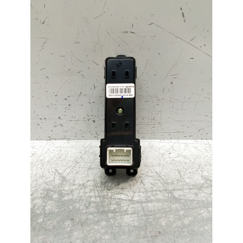 Recambio de mando elevalunas delantero derecho para hyundai tucson (tl, tle) 1.7 crdi referencia OEM IAM 93575D3000 5P 