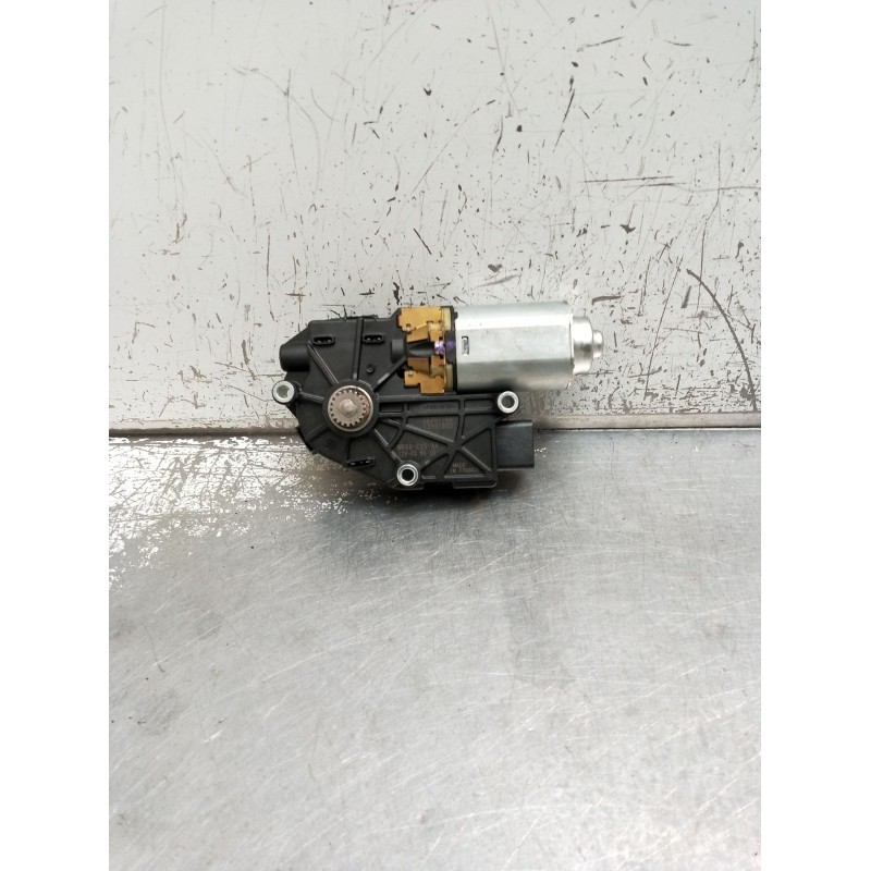 Recambio de motor techo electrico para hyundai tucson (tl, tle) 1.7 crdi referencia OEM IAM 2226114A 13591895 