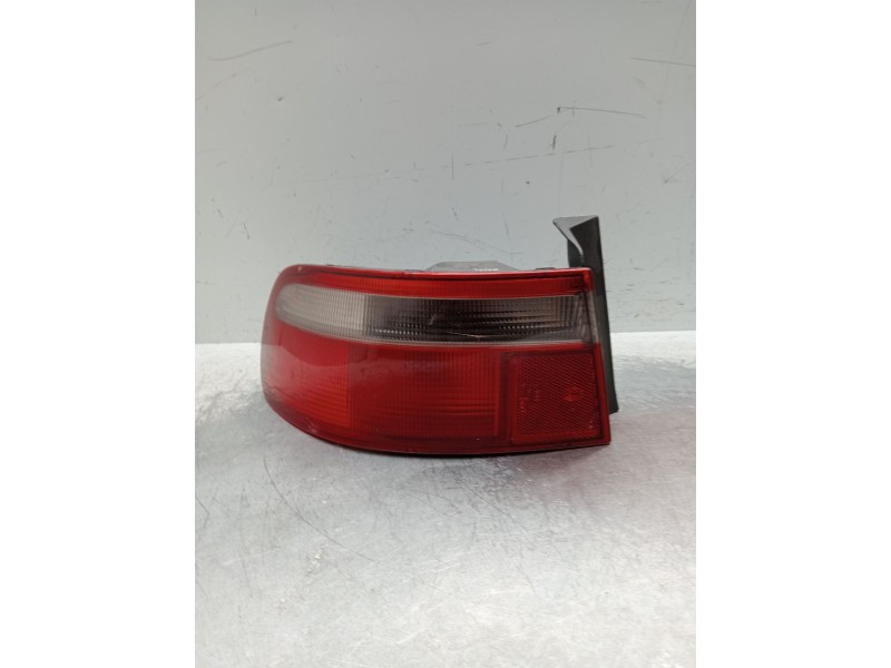 Recambio de piloto trasero izquierdo para honda accord v (cc, cd) 2.0 i (cd4) referencia OEM IAM   