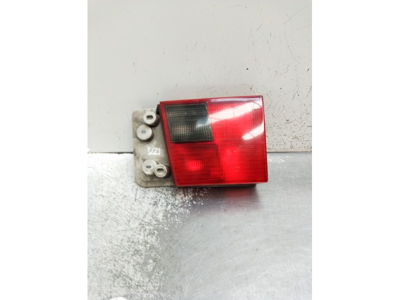 Recambio de piloto trasero izquierdo interior para audi a6 c4 avant (4a5) 1.9 tdi referencia OEM IAM 4A0945093  