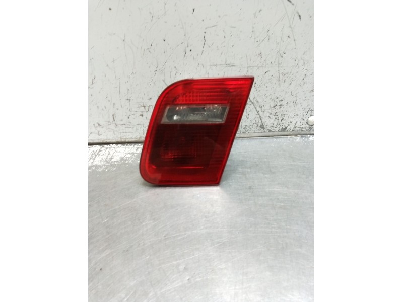 Recambio de piloto trasero derecho interior para bmw 3 (e46) 320 d referencia OEM IAM 6907938  