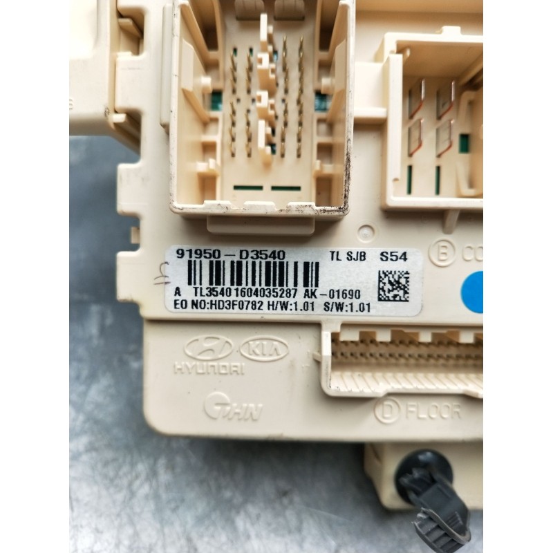 Recambio de caja reles / fusibles para hyundai tucson (tl, tle) 1.7 crdi referencia OEM IAM 91950D3540 TL35401604035287 HD3F0782