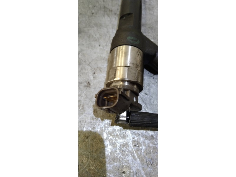 Recambio de inyector para opel zafira tourer selective referencia OEM IAM 55570012  