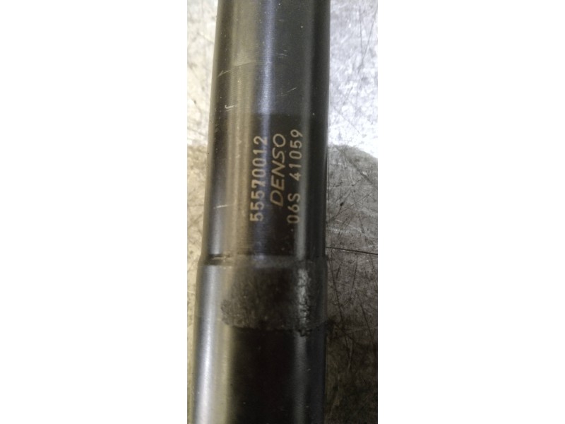 Recambio de inyector para opel zafira tourer selective referencia OEM IAM 55570012  