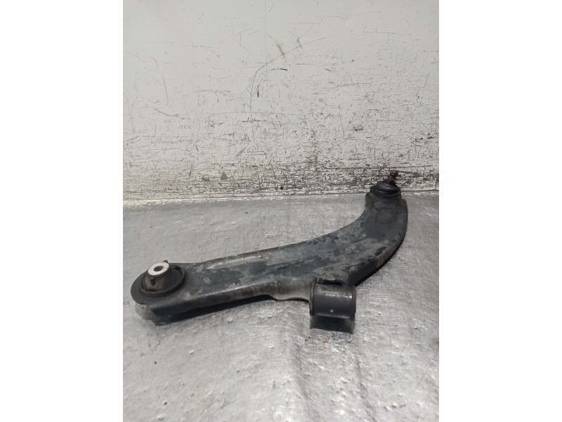Recambio de brazo suspension inferior delantero izquierdo para nissan micra iii (k12) 1.5 dci referencia OEM IAM   